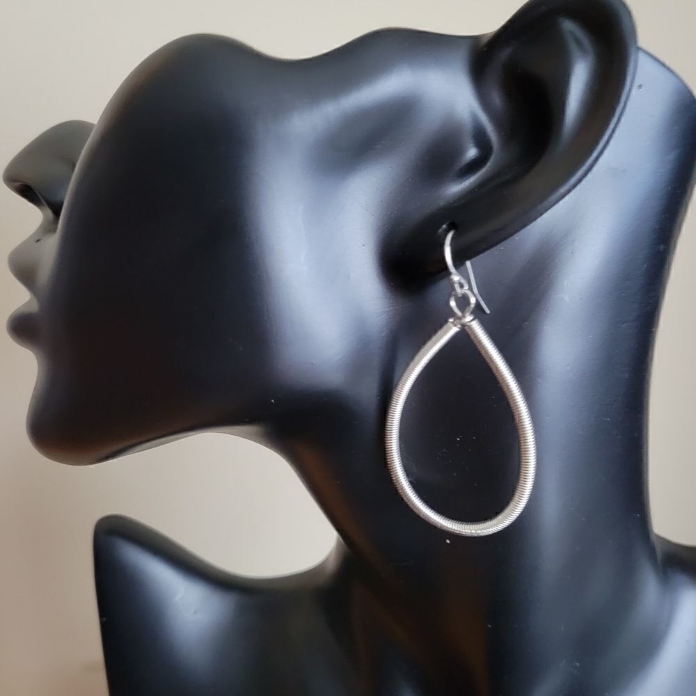 Silver Tone Fashion Jewelry teardrop dangle earring.